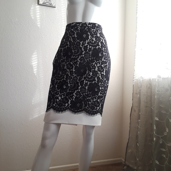 🔥SALE 🔥The Limited Scandal lace Skirt 2 - Picture 7 of 7